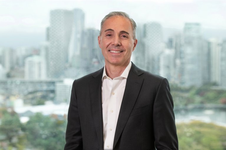 Jeffrey Wright, 建筑部高级副总裁